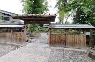 中門
