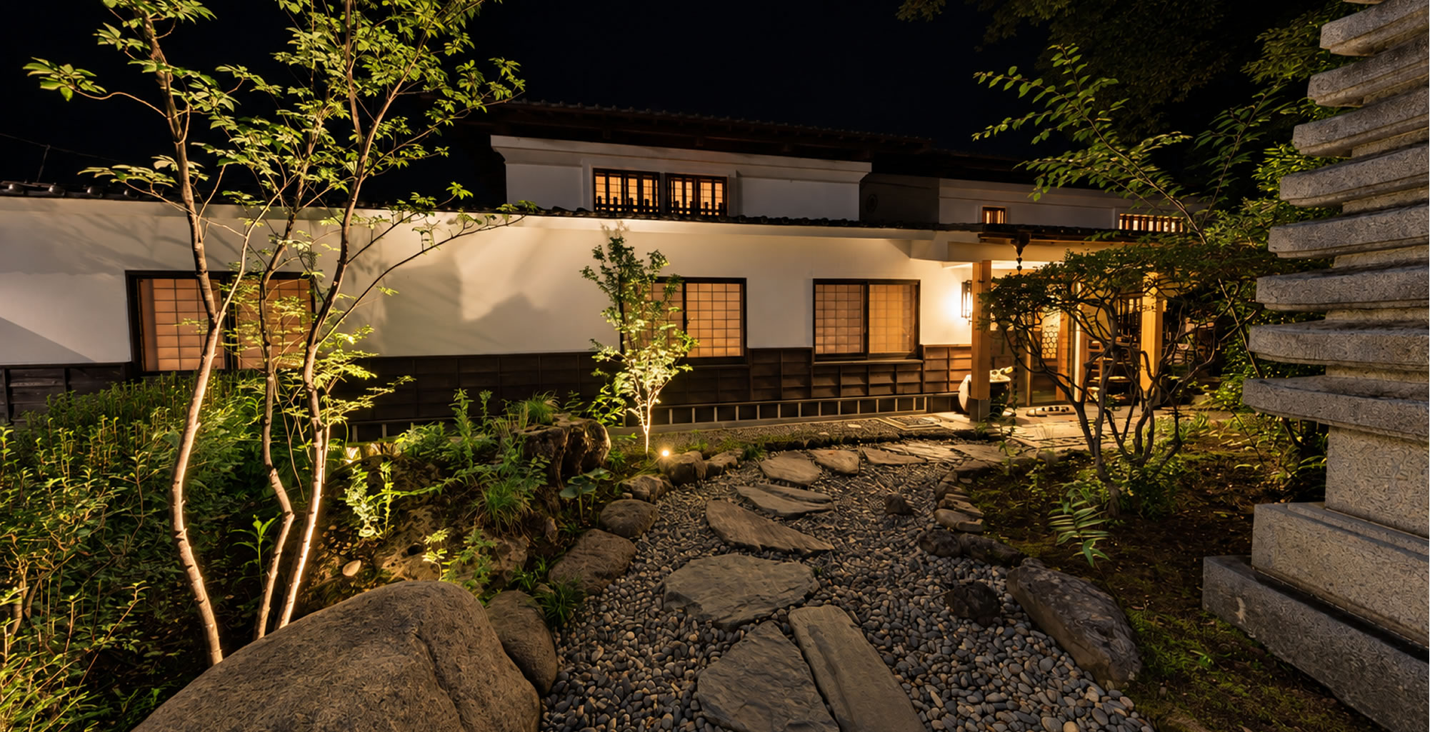 中庭と建物